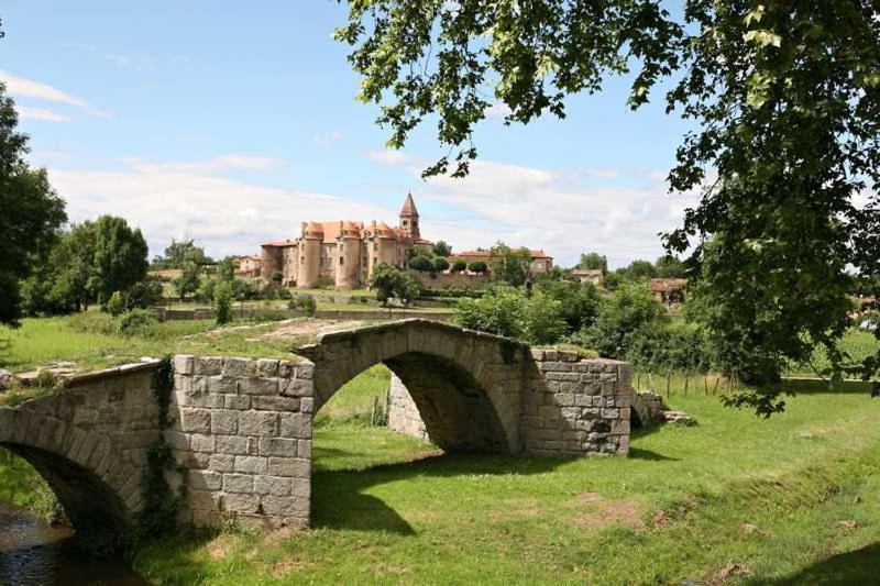Domaine De Laverchere Pommiers-en-Forez Εξωτερικό φωτογραφία